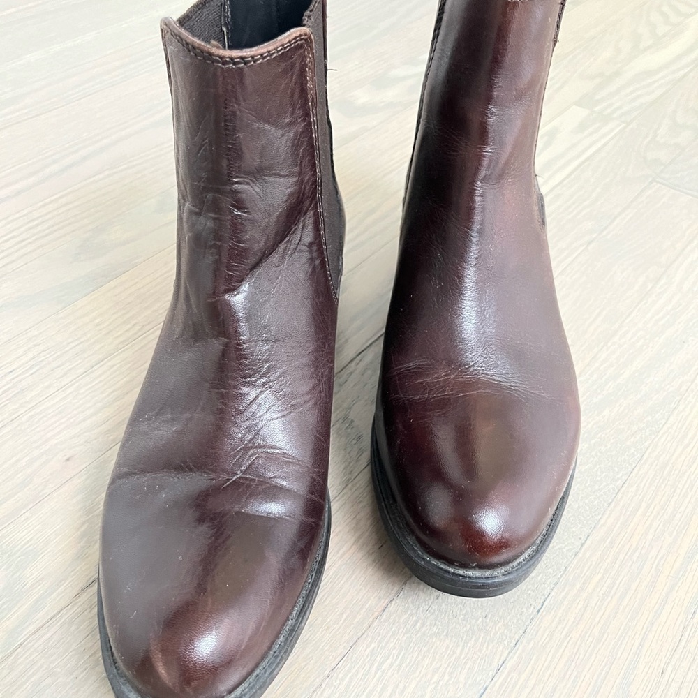 Browns Chelsea Booties